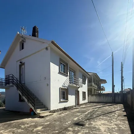 Casa Con Jardin Y Bajada Al Mar En Raxo
