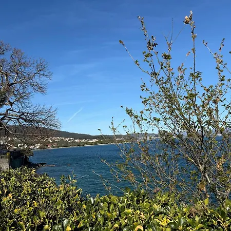 Casa Con Jardin Y Bajada Al Mar En Raxo *