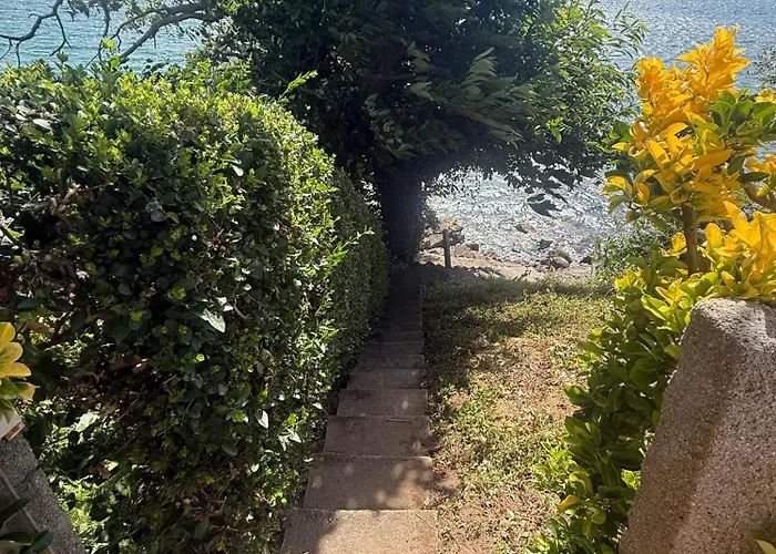 Apartment Casa Con Jardin Y Bajada Al Mar En *